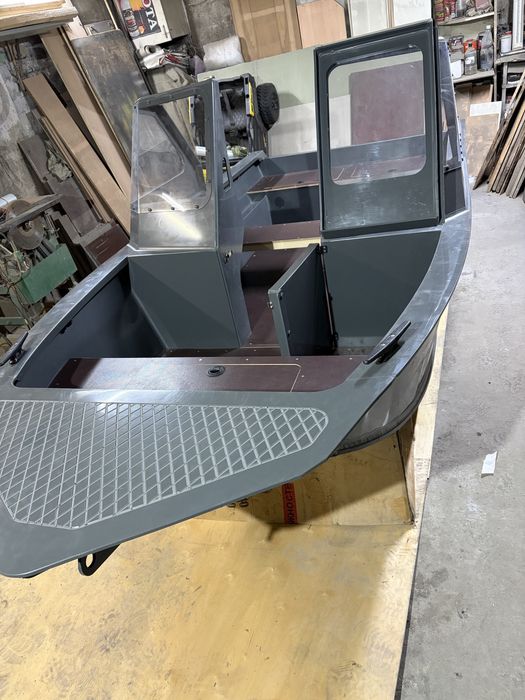 Моторная лодка из ПНД