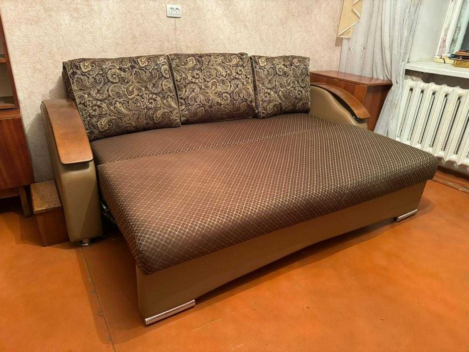 Диван срочно в хорошем состоянии