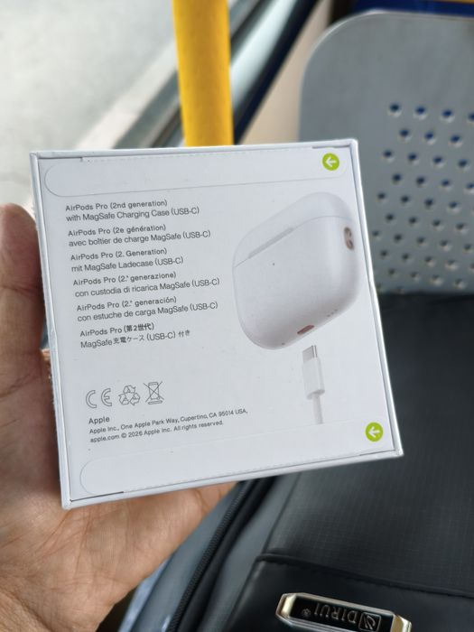 Новые наушники Airpods