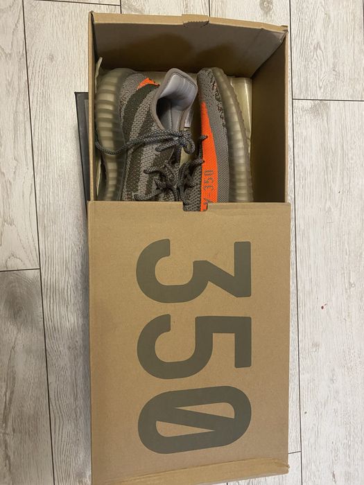 Кроссовки Изи 350 Белуга