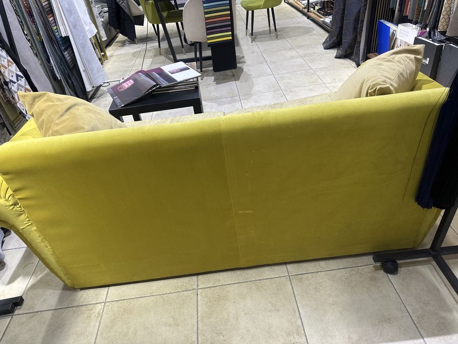 Диван двухмесный