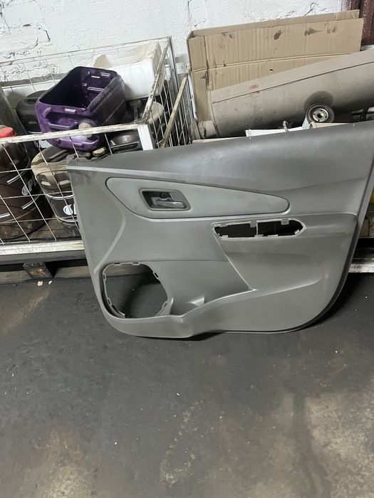 Продам бампера перед зад на кобальт