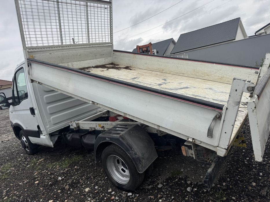 Iveco basculabil pe spate