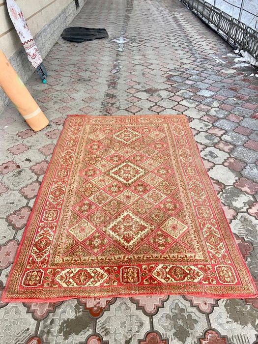 Ковер срочно хорошем состояний