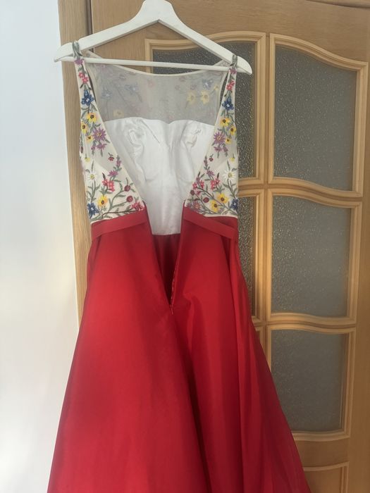 Вечернее платье, подойдет на выпускной