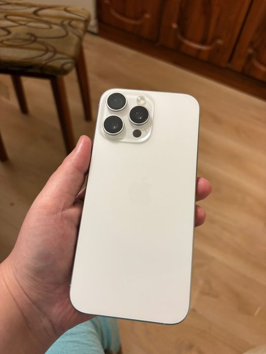 Продам IPHONE 16 pro max на 256гб