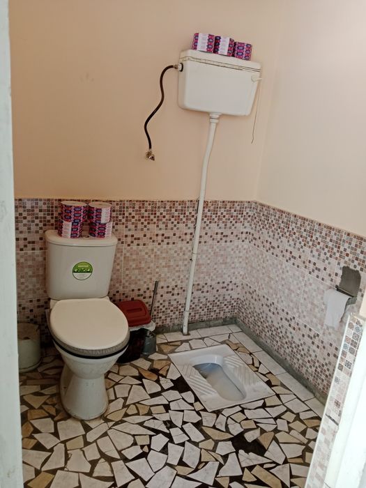 Uy sotiladi shtabda 3 sotiq 6 xona  holati yaxshi  narxii kelishamz