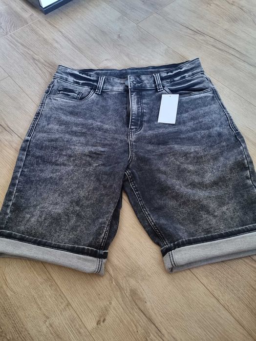 Къси дънки и спортни къси панталони