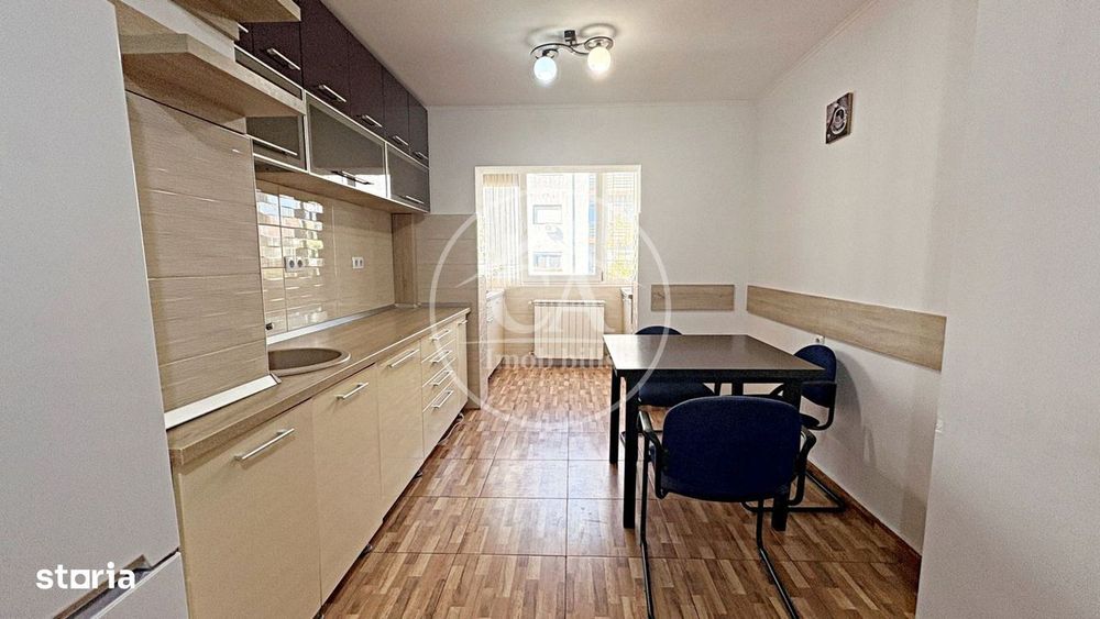 Apartament cu 3 camere de închiriat în zona Rogerius, Oradea