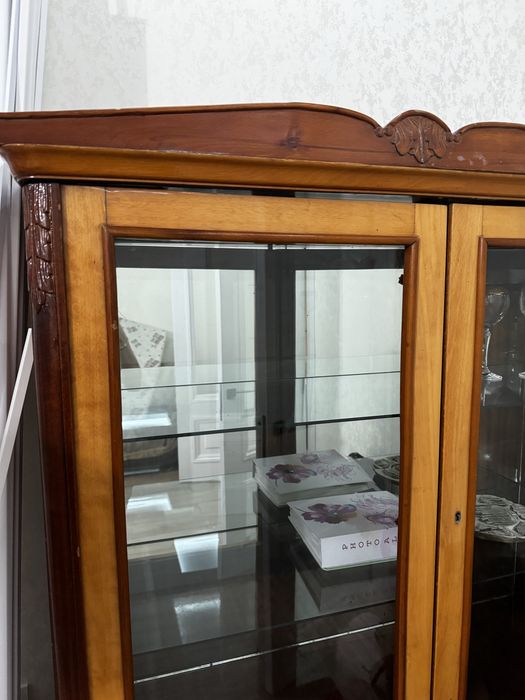 Продам сервант Румыния, раритет, антиквариат