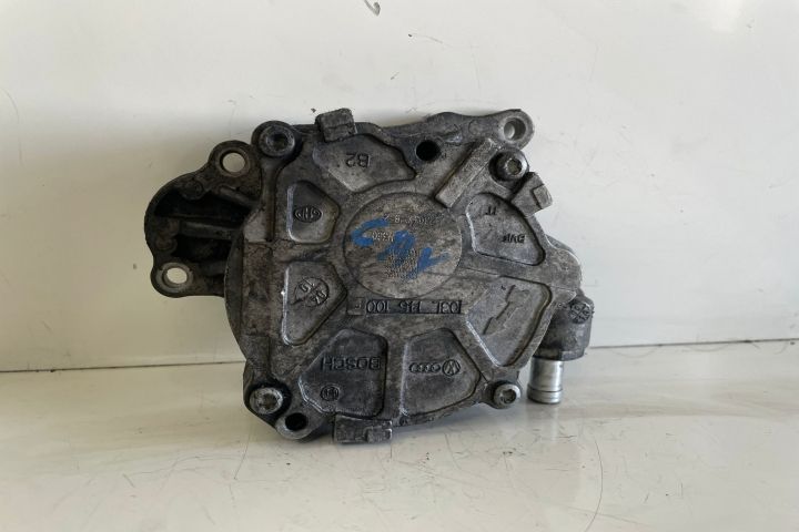 Pompa vacuum Bosch 03L145100 Volkswagen VW Passat B6 seria