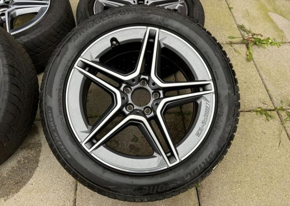 Мерцедес GLA джанти 19 цола със зимни гуми