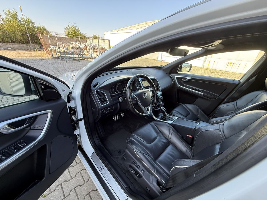 Volvo XC 60 R-design 4x4 automat 215cp Distronic Blis