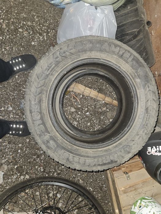 Продам шины бу 215/65 R16