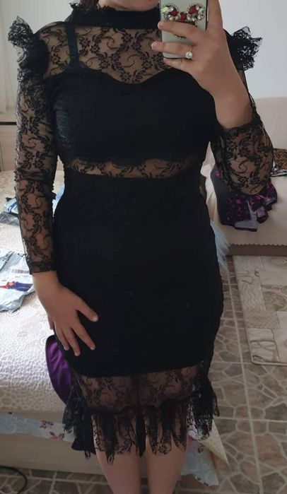 Дантелена Официална Рокля