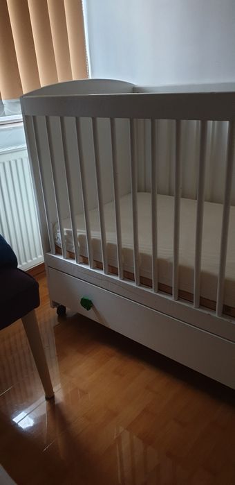 Pătuț alb complet utilat L124 h100 l67