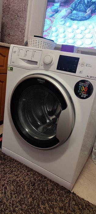 Продавам пералня Аристон
