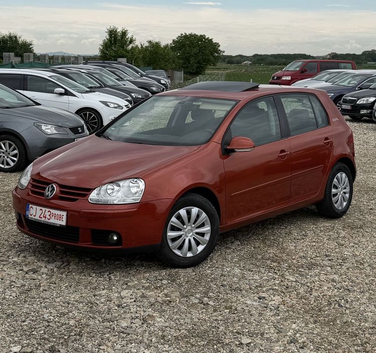 Volkswagen Golf 1,6 MPI Rate / Garanție Navi , Panoramic.