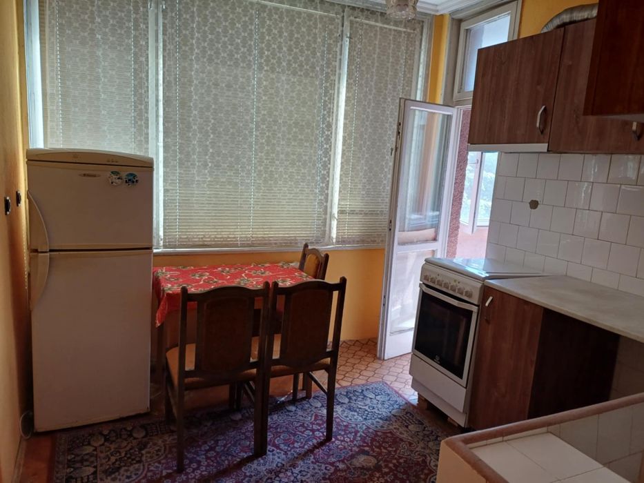 Дава се под наем Двустаен апартамент в Сливен, Даме Груев - 78 кв.м за 178.5 € - Снимка #2