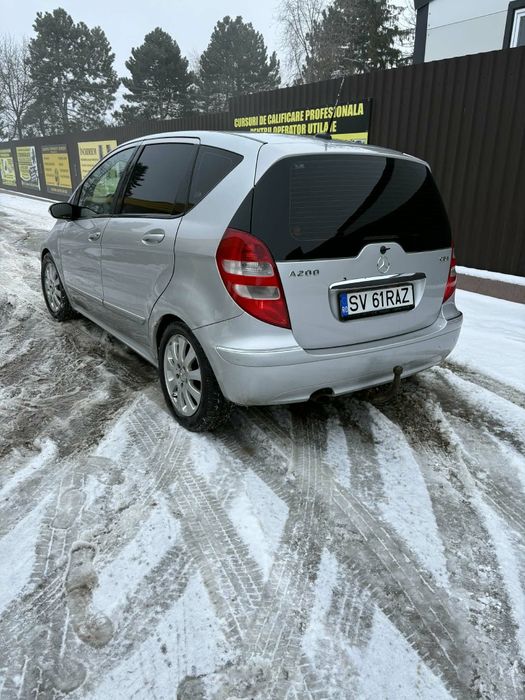 Vând Mercedes a200