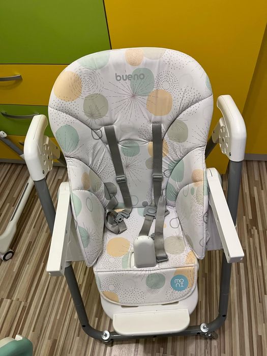 Двя броя детски столчета