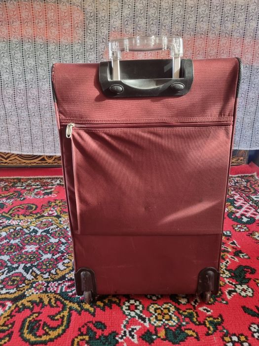 Чемодан на колёсах