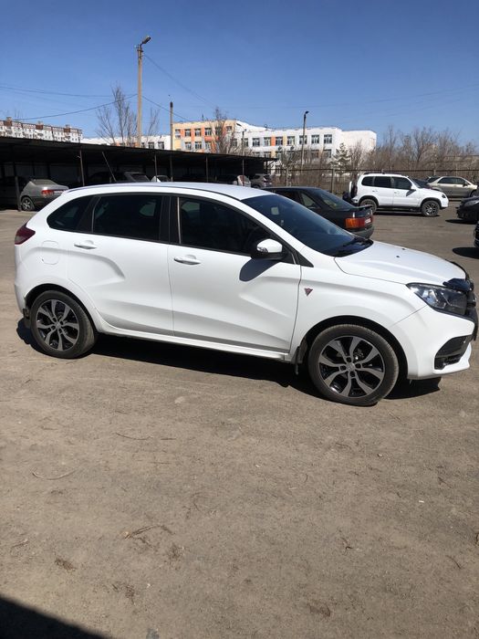 Продам машину LADA XRAY 2017 года