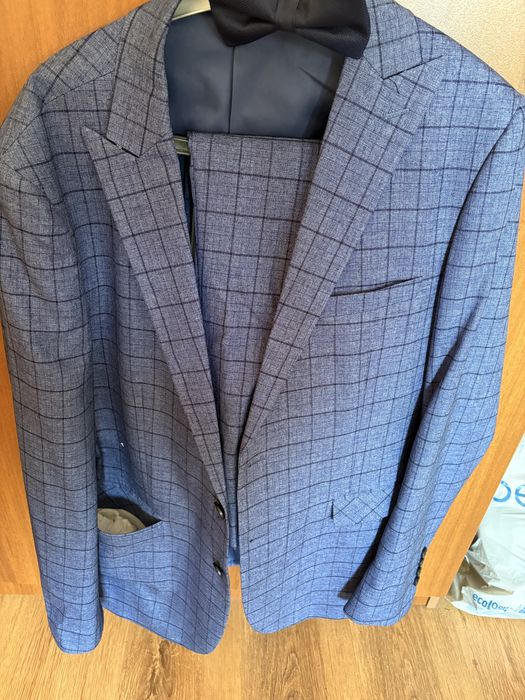 Мъжки официален костюм