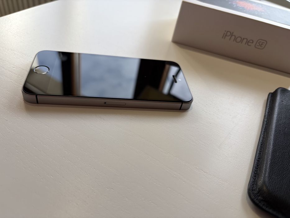 Iphone SE, liber de retea, grey