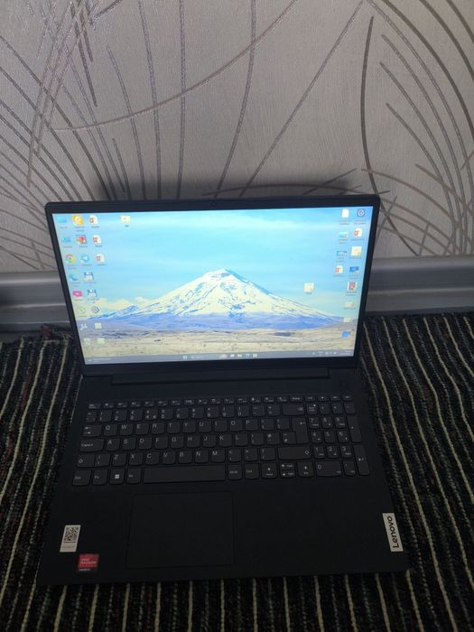 Noutbook Lenovo Kam ishlaltilgan