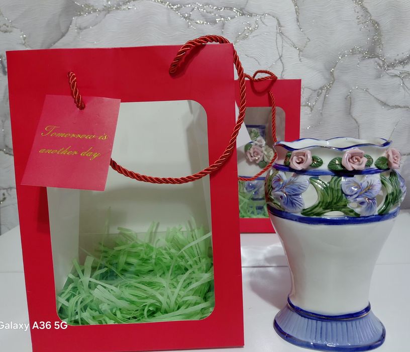 Фарфоровые вазы интерьерные