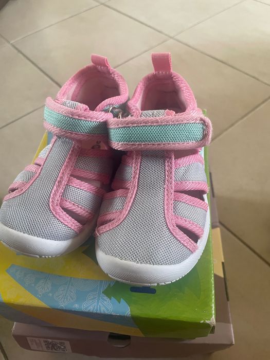 Продаю обувь детскую не дорого