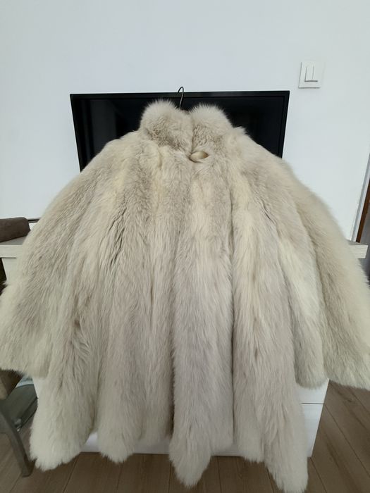 Haină din blană naturală de vulpe