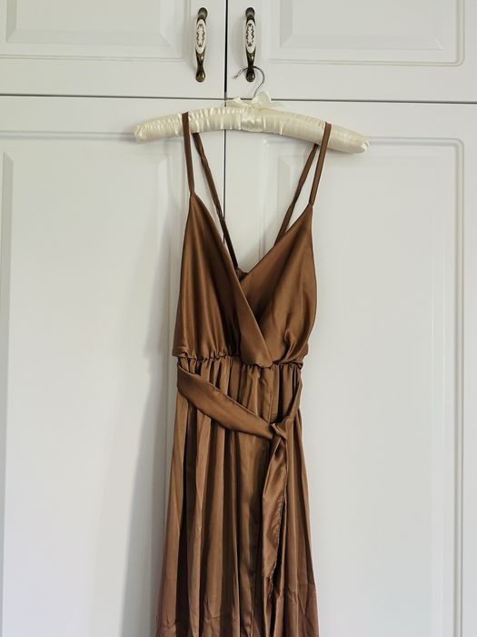 Rochie lunga , eleganta masura S/ M, noua cu cordon inntalie din satin