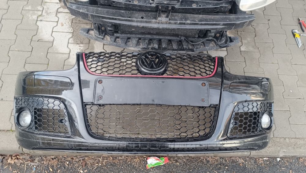 GTI предна броня за голф 5
GTI predna bronq za golf V