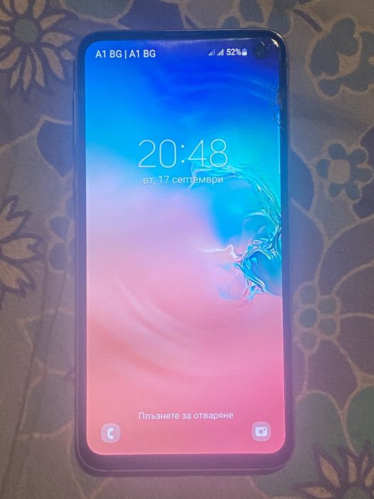 Продавам samsung s10e