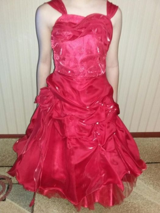 Красное платье для ребенка