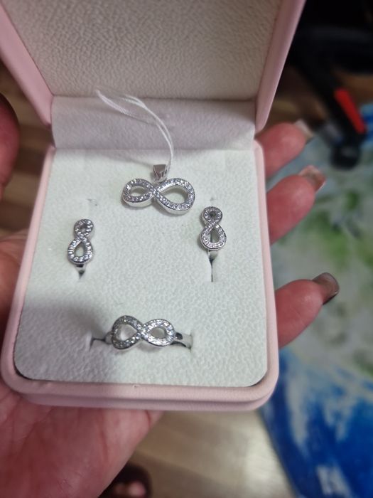 Продам женские украшения