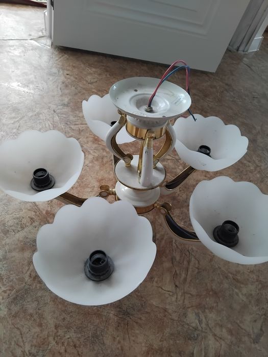 Люстра сатылады 5000 тг