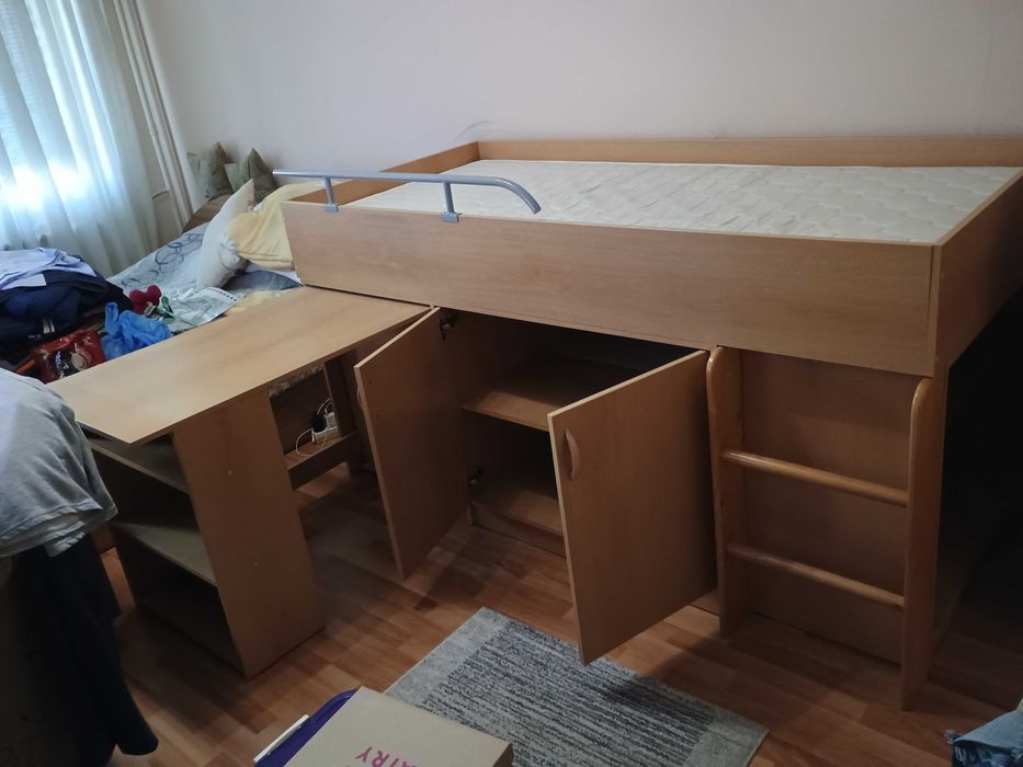 Комбинирано детско легло.