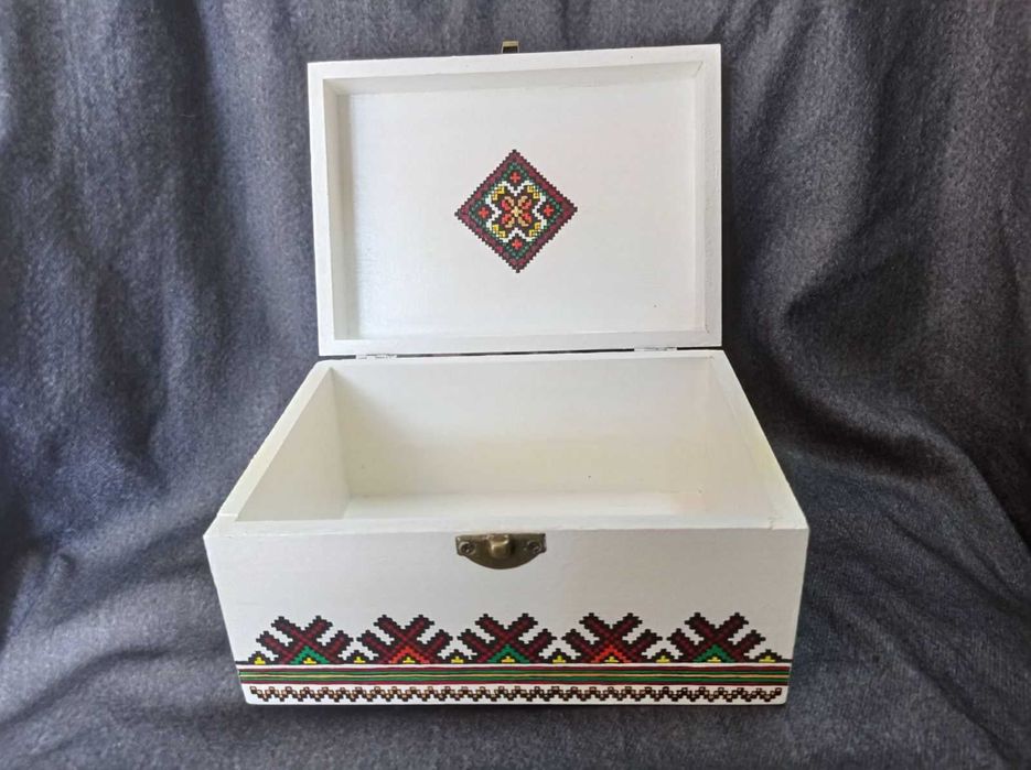 Кутия за бижута с български шевици - ръчна изработка