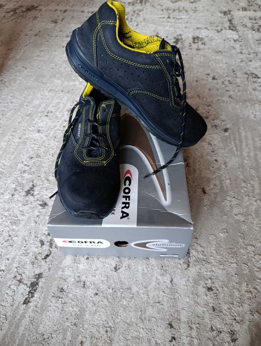 Чисто нови работни обувки AIMONT и COFRA