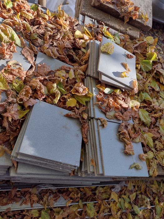 тротоарни плочки 40 х 40 х 5   около 300броя  с бонус гранитогрес