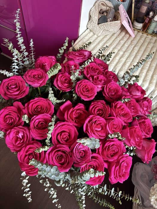 Букет роз большой в коробке