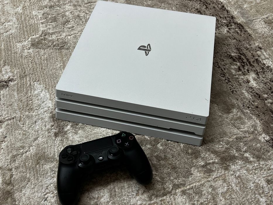 PS4 Pro, white , Firmware 11.50, 500Gb , modabil