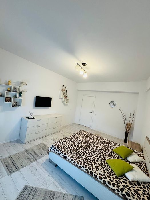 Închiriez Garsoniera tip Studio,  central, cu parcare