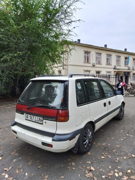Продам mitsubishi space runner