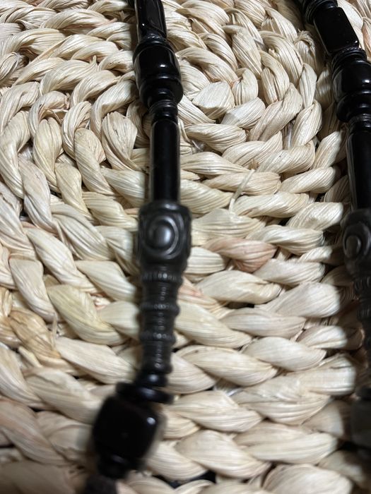 Масивно колие от порцеланови и метални елементи