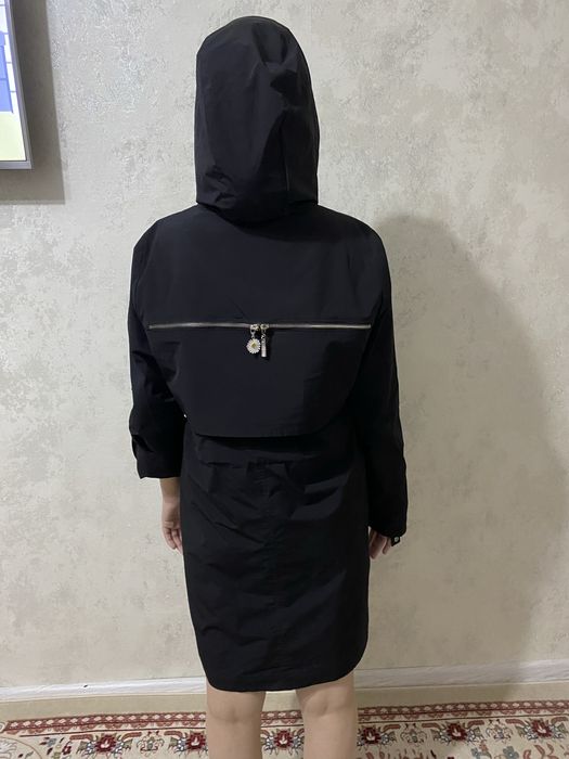 Продам плащи весна