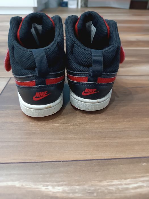 Детски спортни обувки Nike